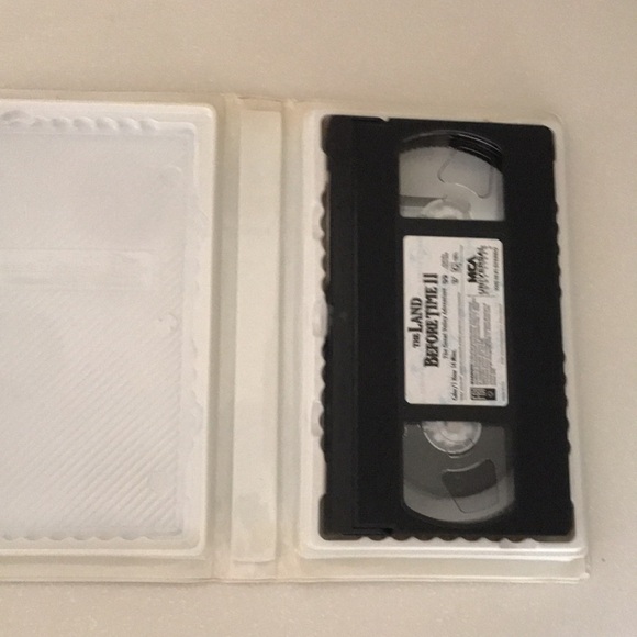 VHS movies: The Land Before Time I,II, and III. - Picture 8 of 9